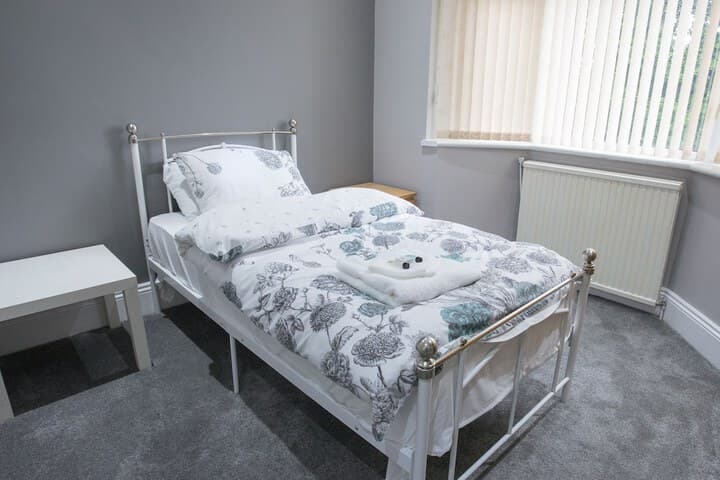 High Bank Hotel Image 12