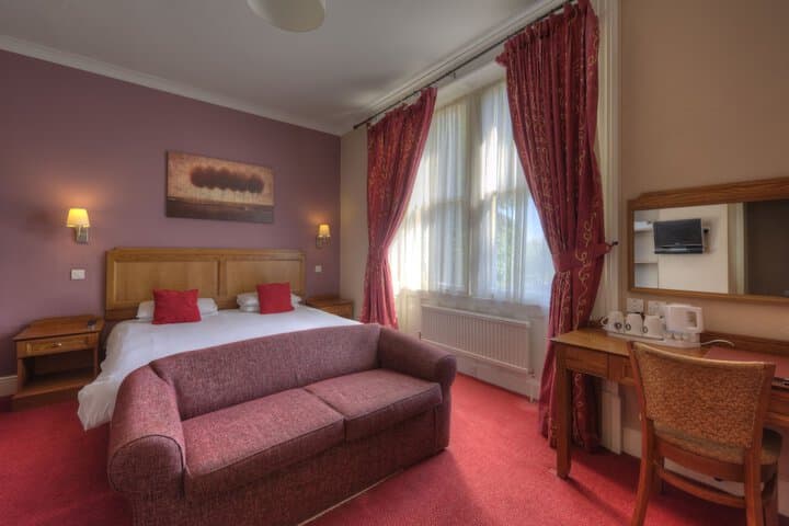 The Brentwood Hotel by Greene King Inns Image 4