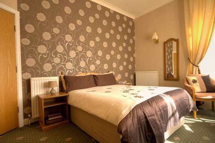 Dickens Bar and Inn Image 6