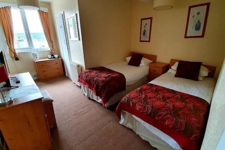 Rivelyn Hotel Bar &  Restaurant Image 4