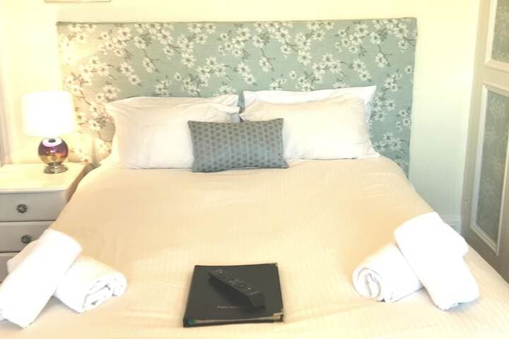 St Raphael Guest House Image 4