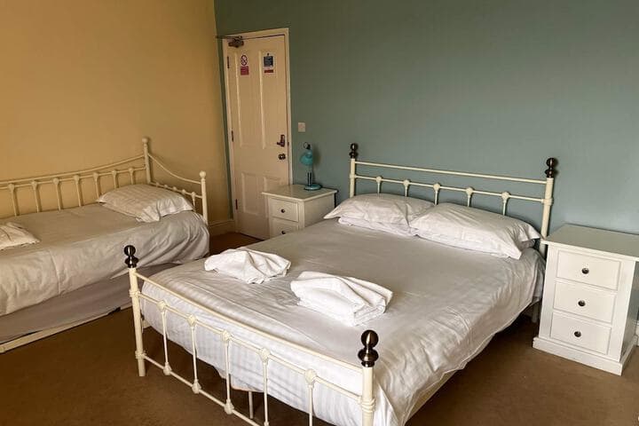 The Captain Cook Inn Image 3