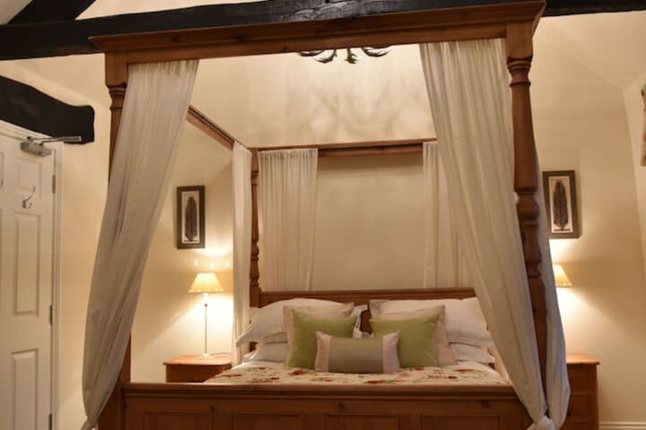 The Moon Inn at Stoney Middleton Image 11