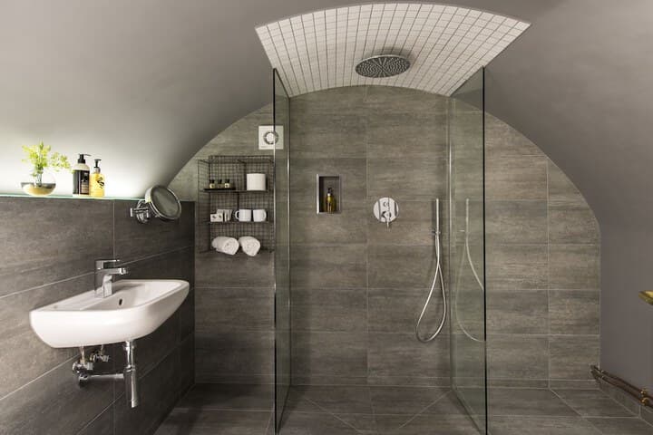 The Churchill Hotel Image 6