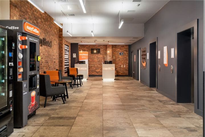easyHotel Leeds Image 6