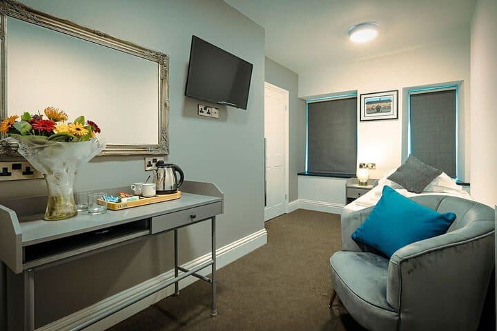 Friendship Hotel Image 8