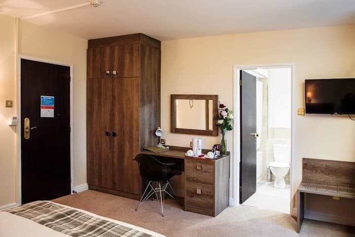 The Sitwell Arms Hotel Image 5