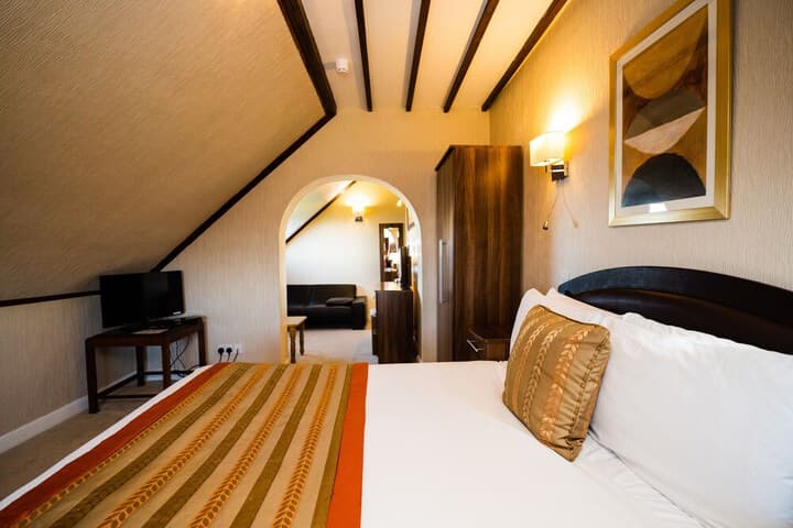 Grand Villa Heights Image 8