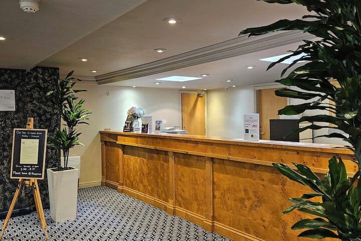 The Queens Hotel Image 6