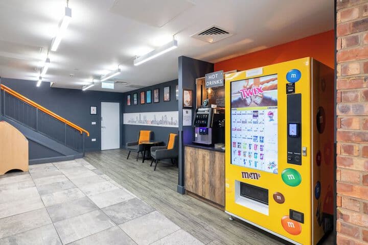 easyHotel Leeds Image 10