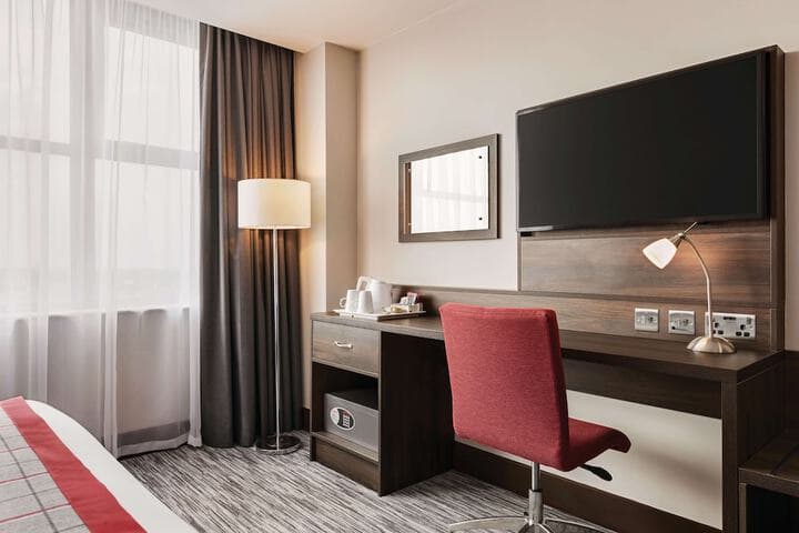 Ramada by Wyndham Leeds East Image 2