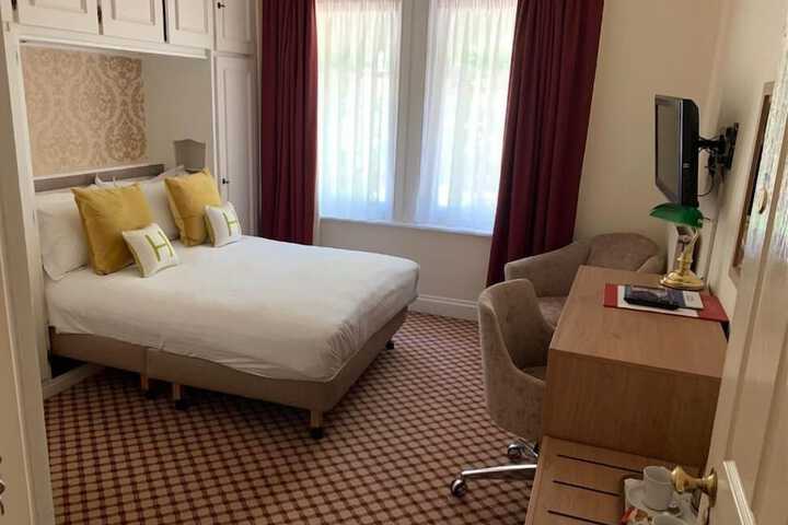 Haleys Hotel Image 7