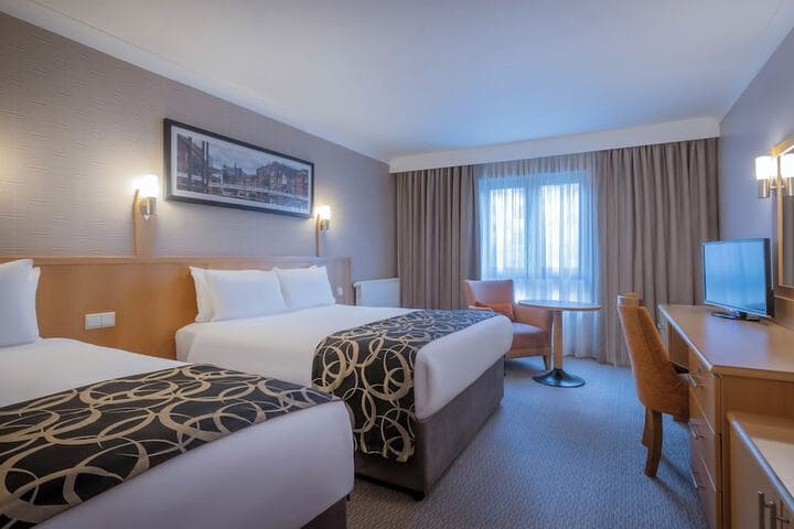 Clayton Hotel Leeds Image 12