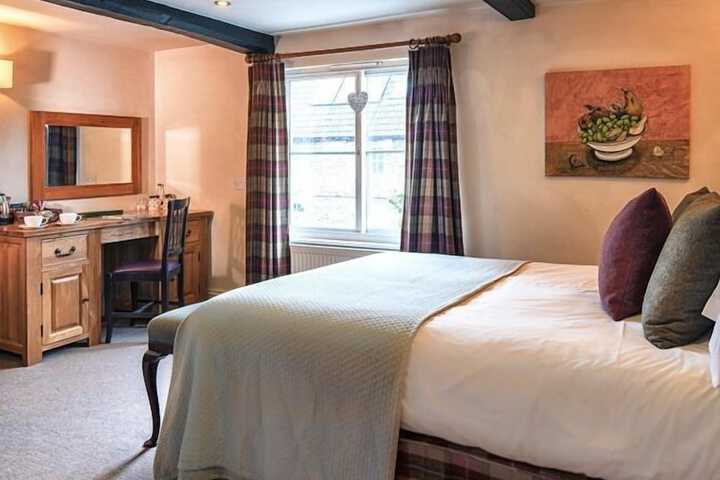 The Oak Tree Inn Image 7