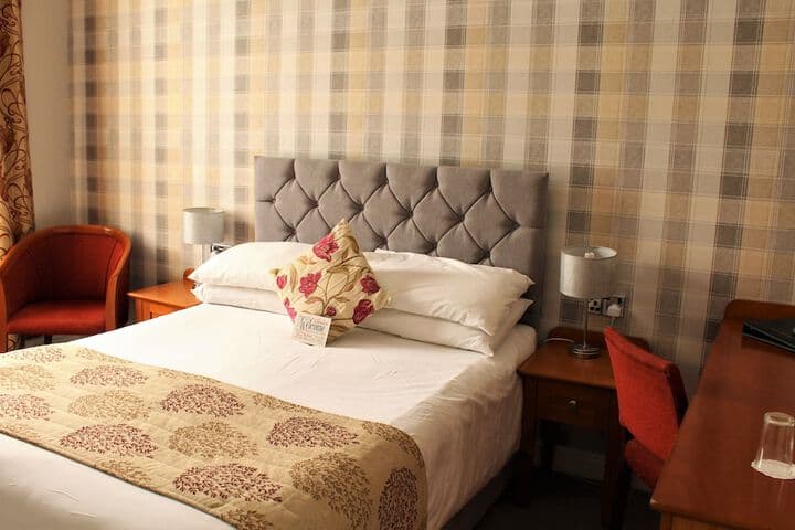 The Oak Wheel Pub Image 10