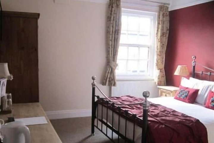 The Rose and Crown Image 7