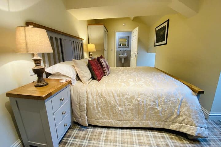 The Moon Inn at Stoney Middleton Image 2