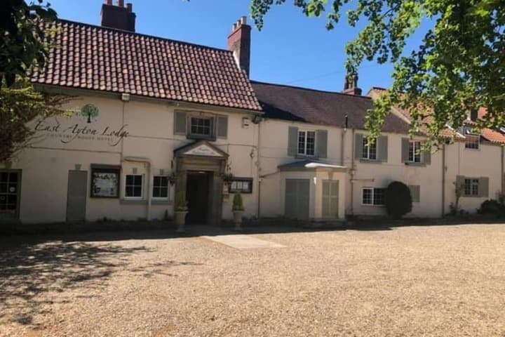 East Ayton Lodge Hotel Image 2