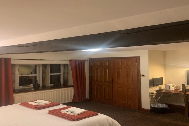 Ye Olde Mustard Pot Image 6