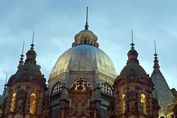 Leeds Exploration Through Time and Art - Private Tour