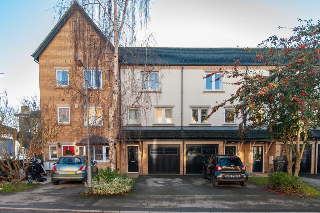 3 bedroom town house for rent in Blue Bridge Lane, York, YO10 - Terraced House in york