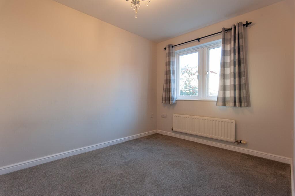 3 Bedroom Town House For Rent In Blue Bridge Lane, York, Yo10 Image 7