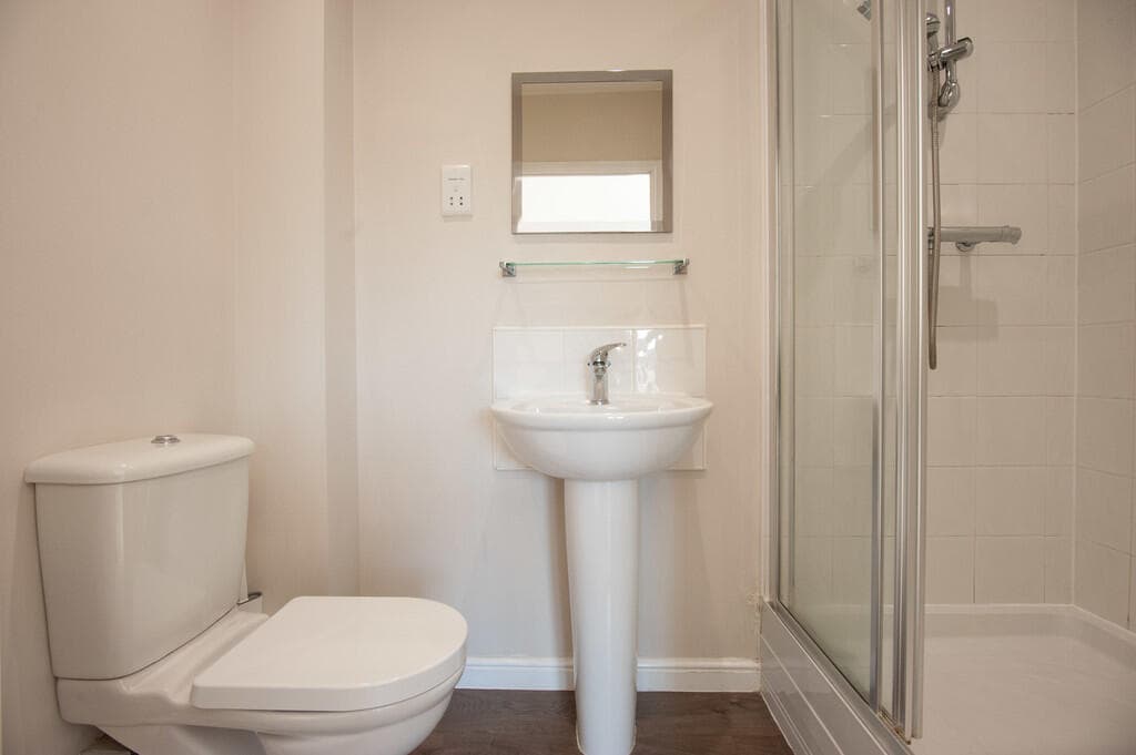 3 Bedroom Town House For Rent In Blue Bridge Lane, York, Yo10 Image 9