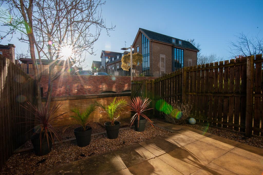 3 Bedroom Town House For Rent In Blue Bridge Lane, York, Yo10 Image 11