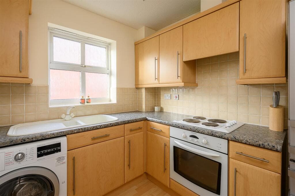 2 bedroom apartment for sale in Heworth Mews, York, YO31 7XX, YO31 Image 2