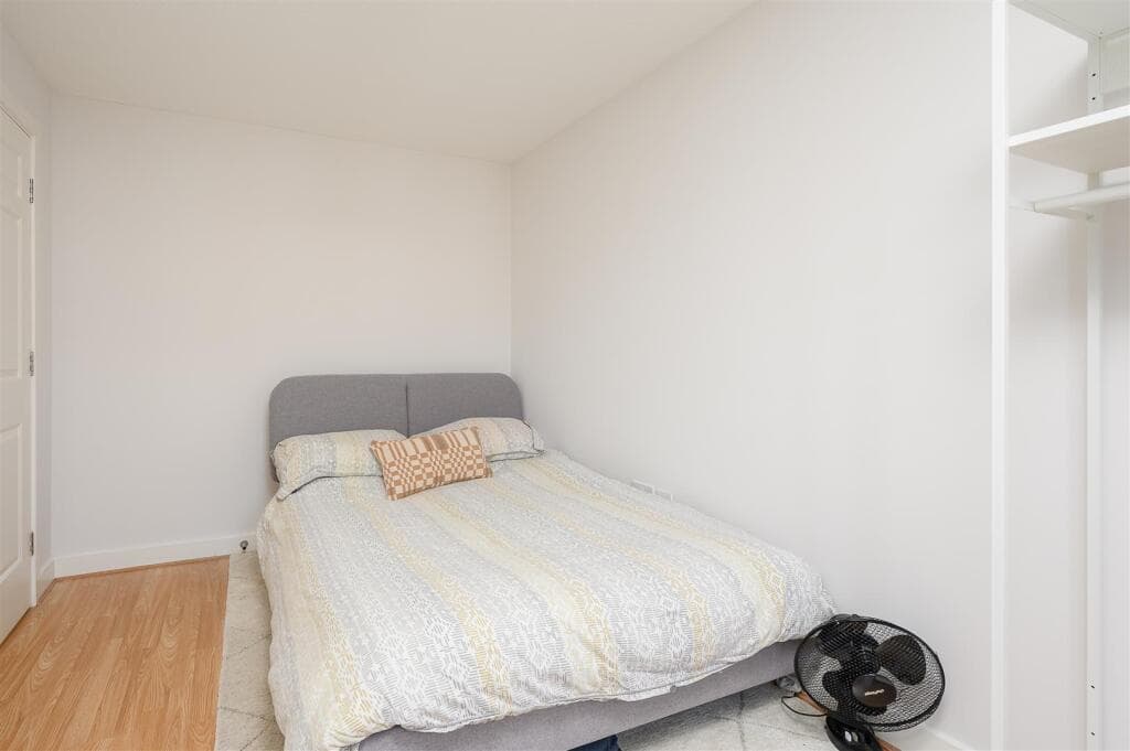 2 bedroom apartment for sale in Heworth Mews, York, YO31 7XX, YO31 Image 6