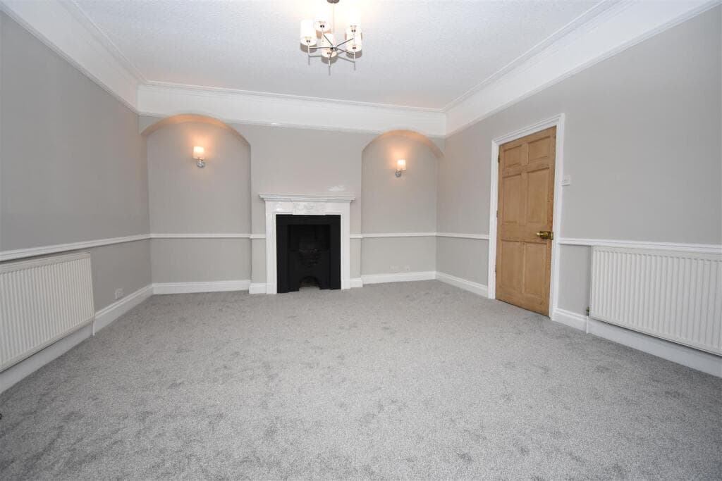 2 Bedroom Terraced House For Rent In Front Street, Acomb, York, Yo24 Image 2