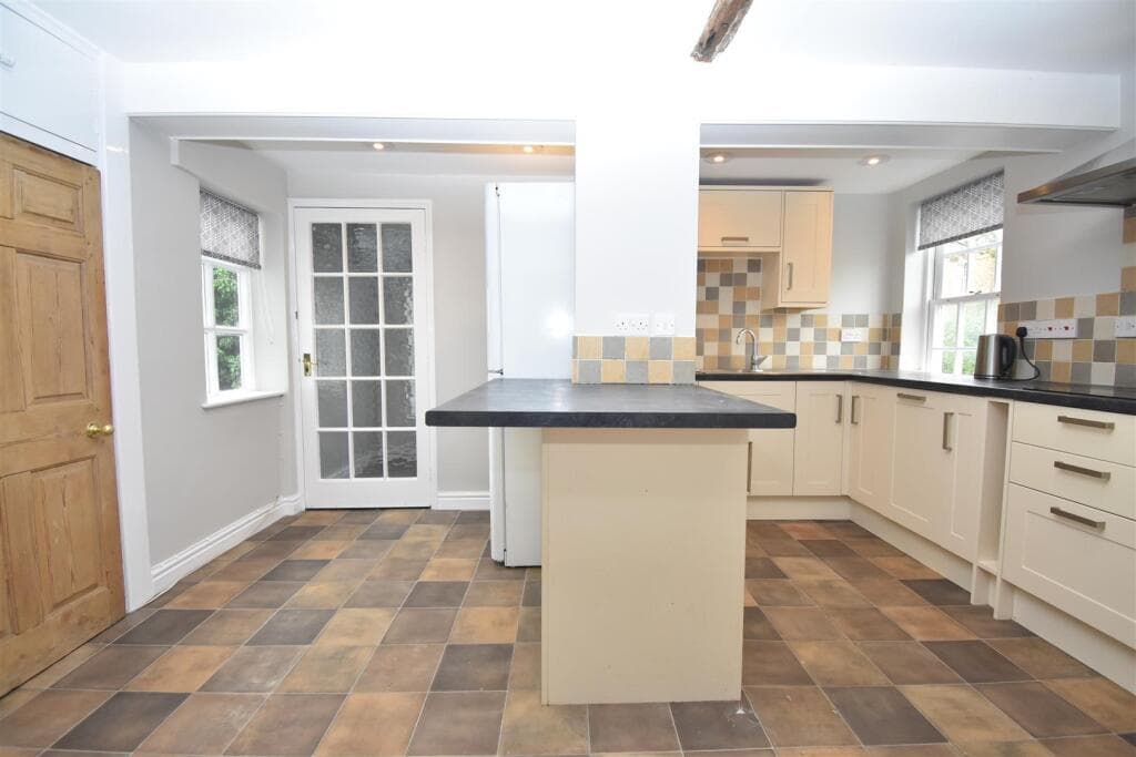 2 Bedroom Terraced House For Rent In Front Street, Acomb, York, Yo24 Image 6