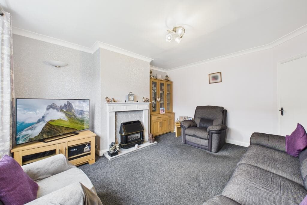 2 bedroom semi-detached house for sale in Shirley Avenue, York, North Yorkshire, YO26 5NJ, YO26 Image 3