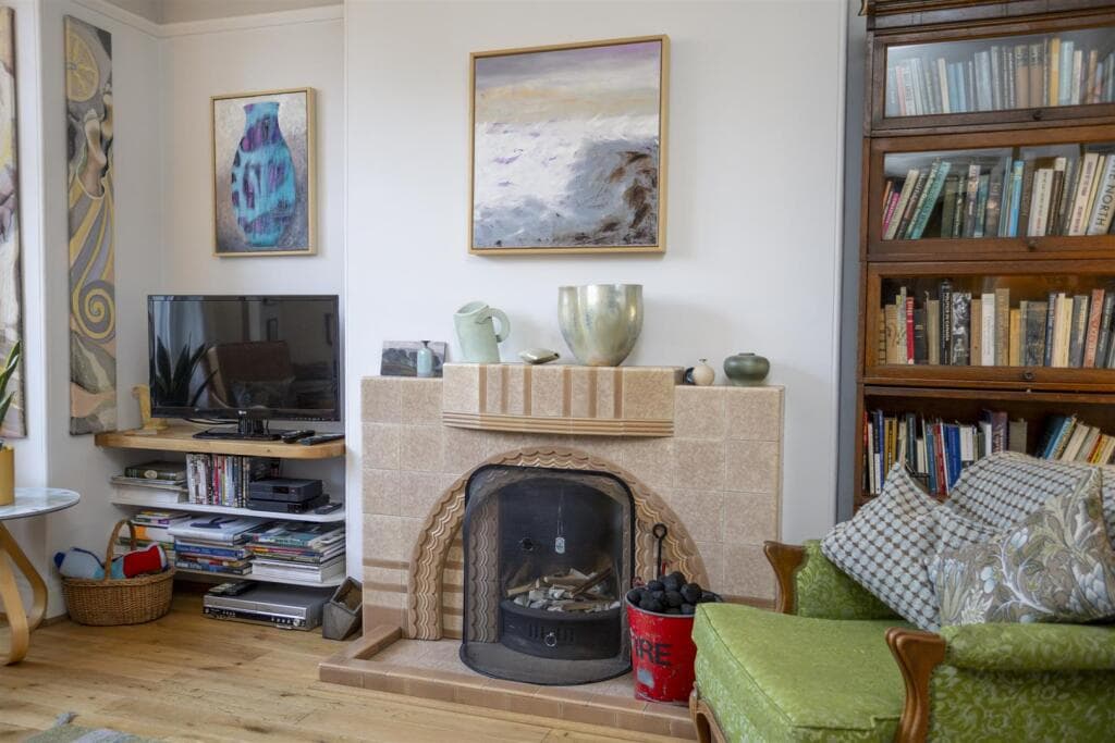 3 bedroom semi-detached house for sale in South Bank Avenue, York, YO23 Image 3