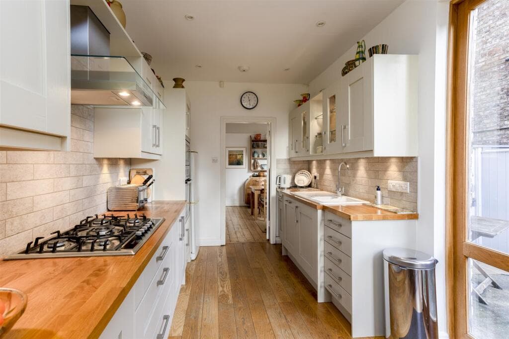 3 bedroom semi-detached house for sale in South Bank Avenue, York, YO23 Image 8