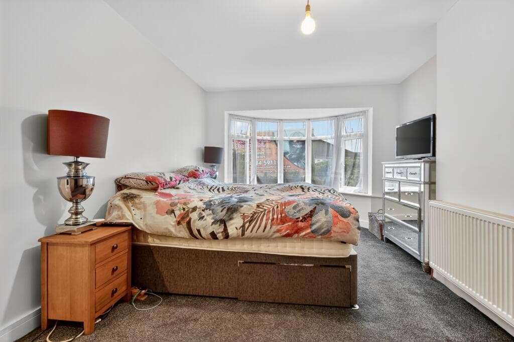 2 bedroom bungalow for sale in Kestrel Wood Way, Huntington, YO31 Image 9