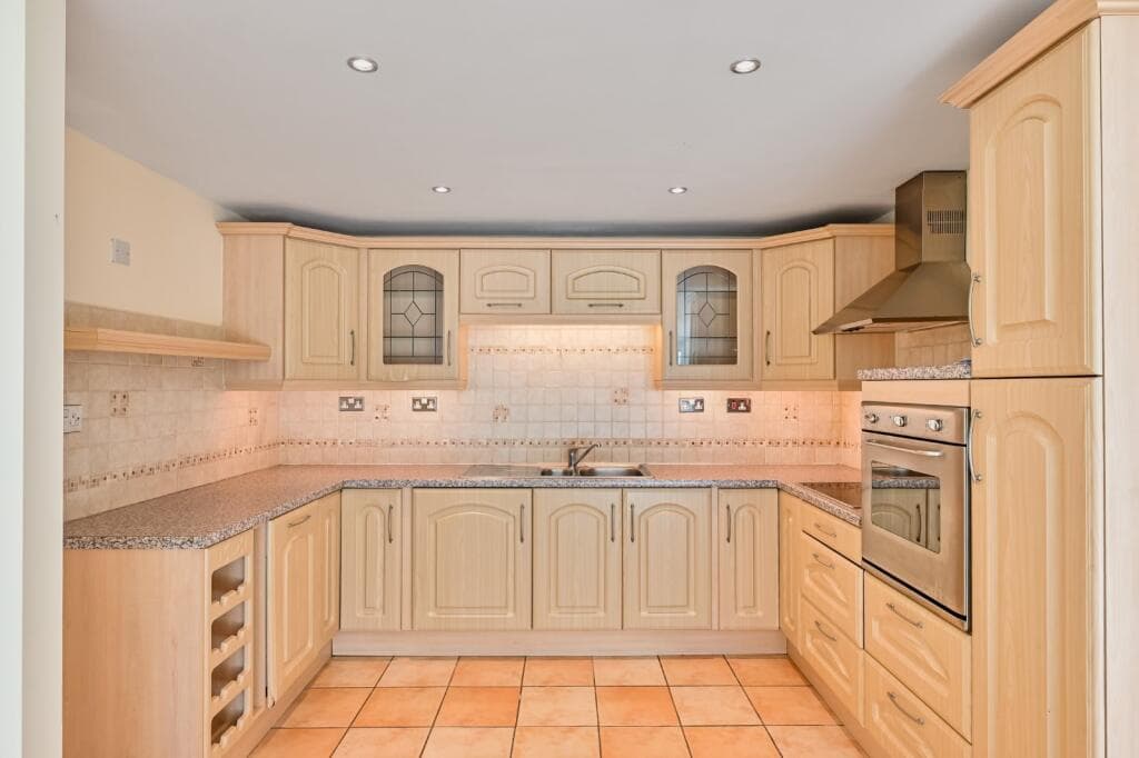 2 Bedroom Flat For Rent In Westgate Apartments, Leeman Road, York, Yo26 Image 4