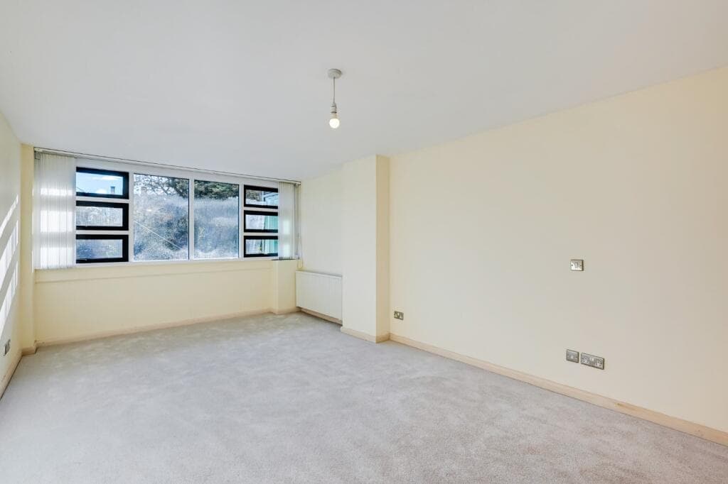 2 Bedroom Flat For Rent In Westgate Apartments, Leeman Road, York, Yo26 Image 5