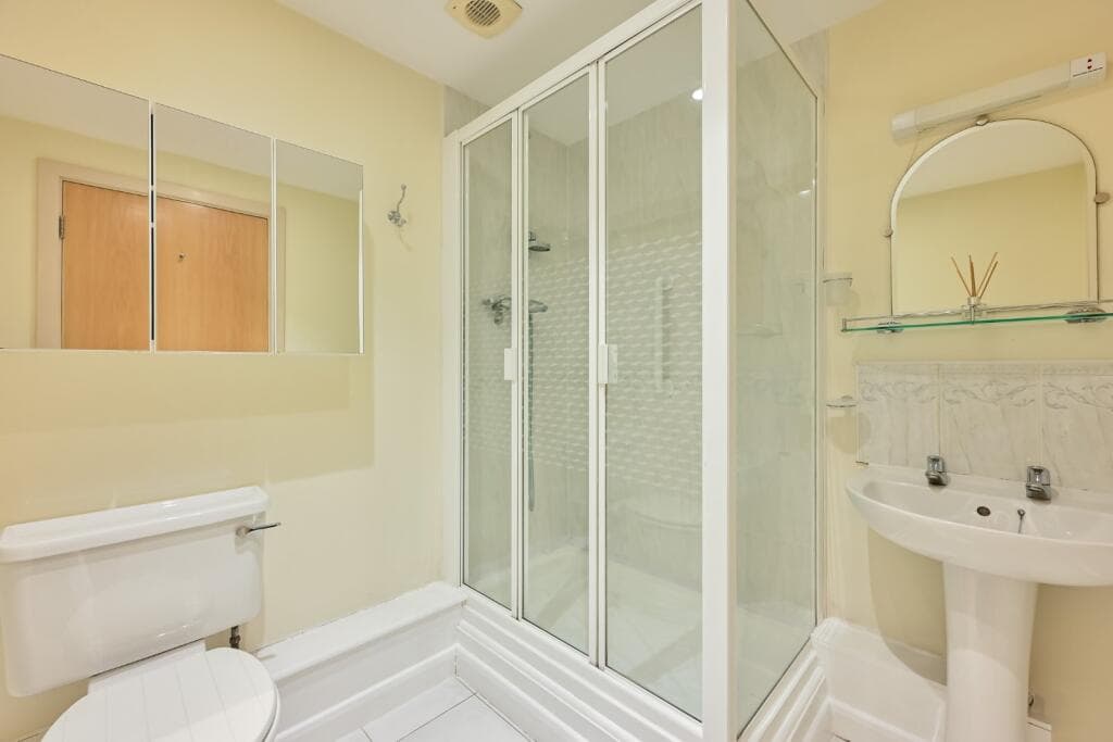 2 Bedroom Flat For Rent In Westgate Apartments, Leeman Road, York, Yo26 Image 9