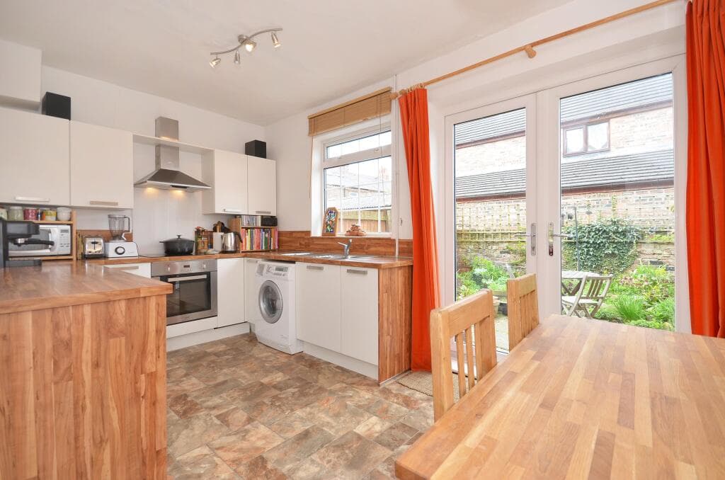 2 Bedroom Terraced House For Rent In Alma Grove, Fulford Road, York, Yo10 Image 3