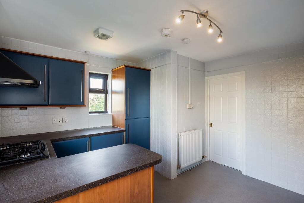 2 bedroom flat for rent in Wains Road, Dringhouses, York, YO24 Image 5