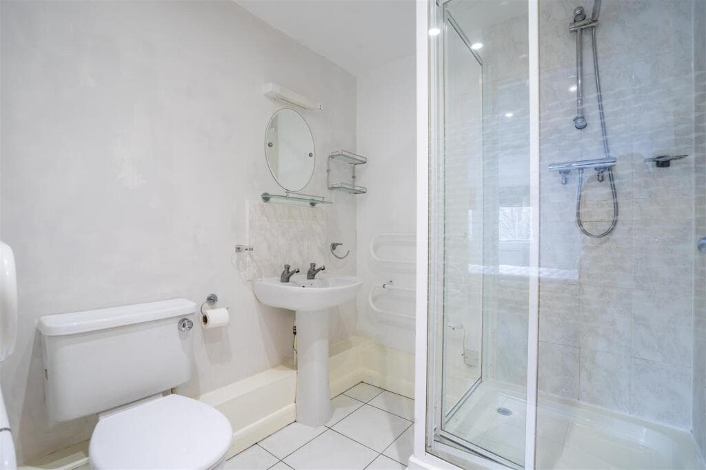 2 Bedroom Apartment For Rent In Westgate Apartments, Leeman Road, York, Yo26 4zp, Yo26 Image 7