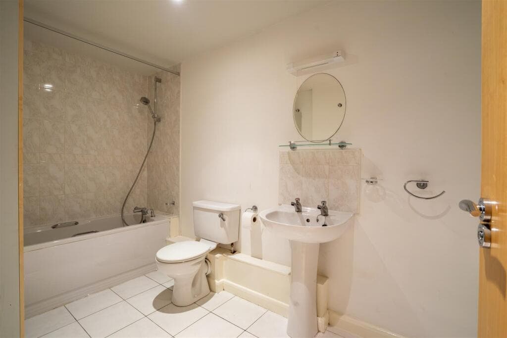 2 Bedroom Apartment For Rent In Westgate Apartments, Leeman Road, York, Yo26 4zp, Yo26 Image 10
