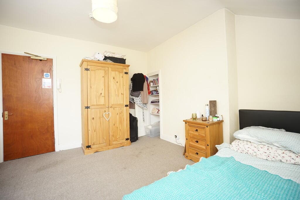 1 Bedroom House Share For Rent In Feversham Crescent, York, Yo31 Image 3