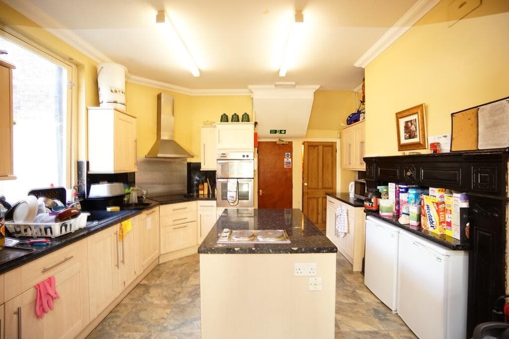 1 Bedroom House Share For Rent In Feversham Crescent, York, Yo31 Image 4