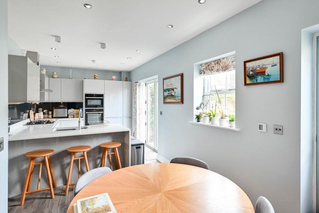 4 bedroom house for sale in Chestnut Court, Penleys Grove Street, York, YO31 Image 7