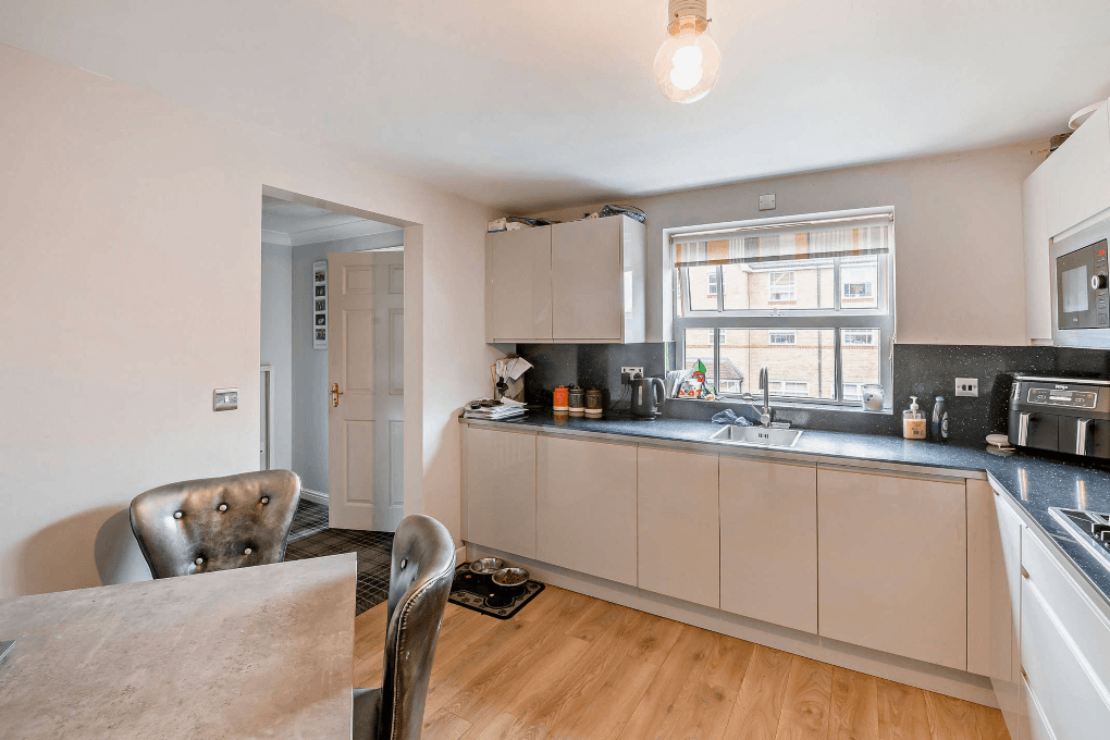 4 bedroom terraced house for sale in Landalewood Road, York, North Yorkshire, YO30 Image 2