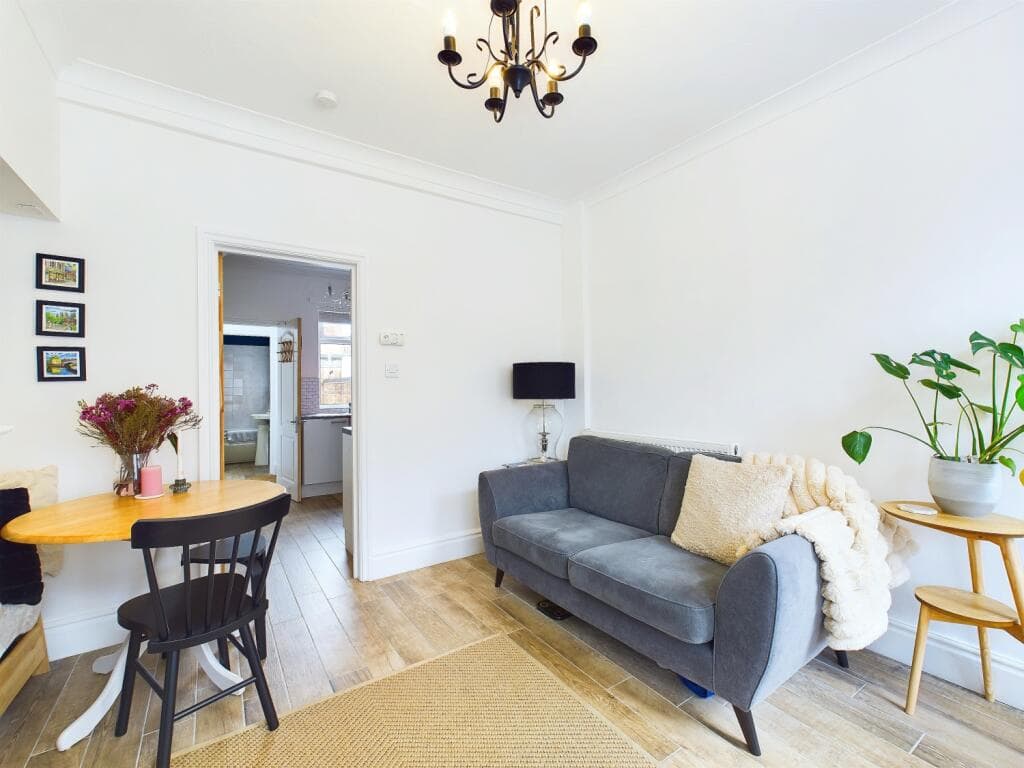 2 Bedroom Terraced House For Rent In 47 Hanover Street West, York, Yo26 Image 3