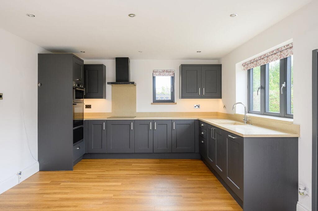 3 bedroom detached house for sale in Moorland Road, York, YO10 4HF, YO10 Image 5