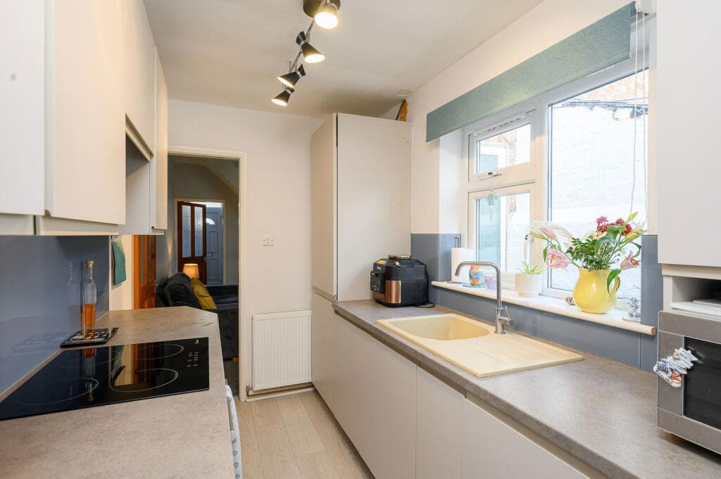 2 bedroom terraced house for sale in Nelson Street, York, YO31 8NJ, YO31 Image 2